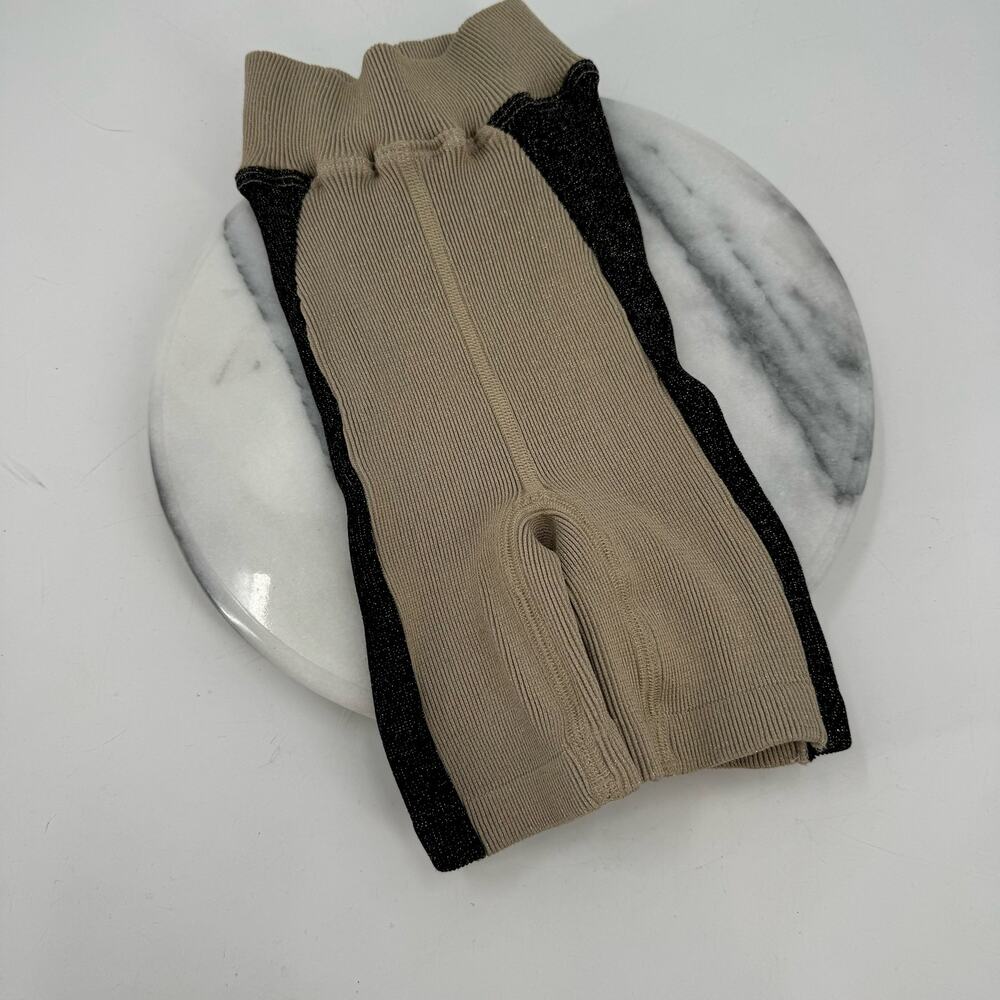 NWOT Fp movement black and cream ribbed stretchy bike short